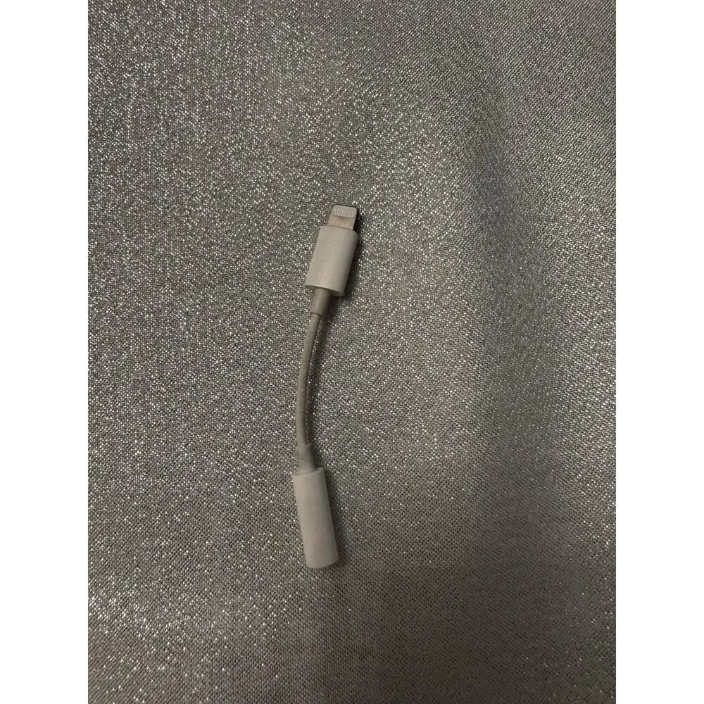 Apple MU7E2AM/A USB-C to 3.5 mm Headphone Jack Adapter